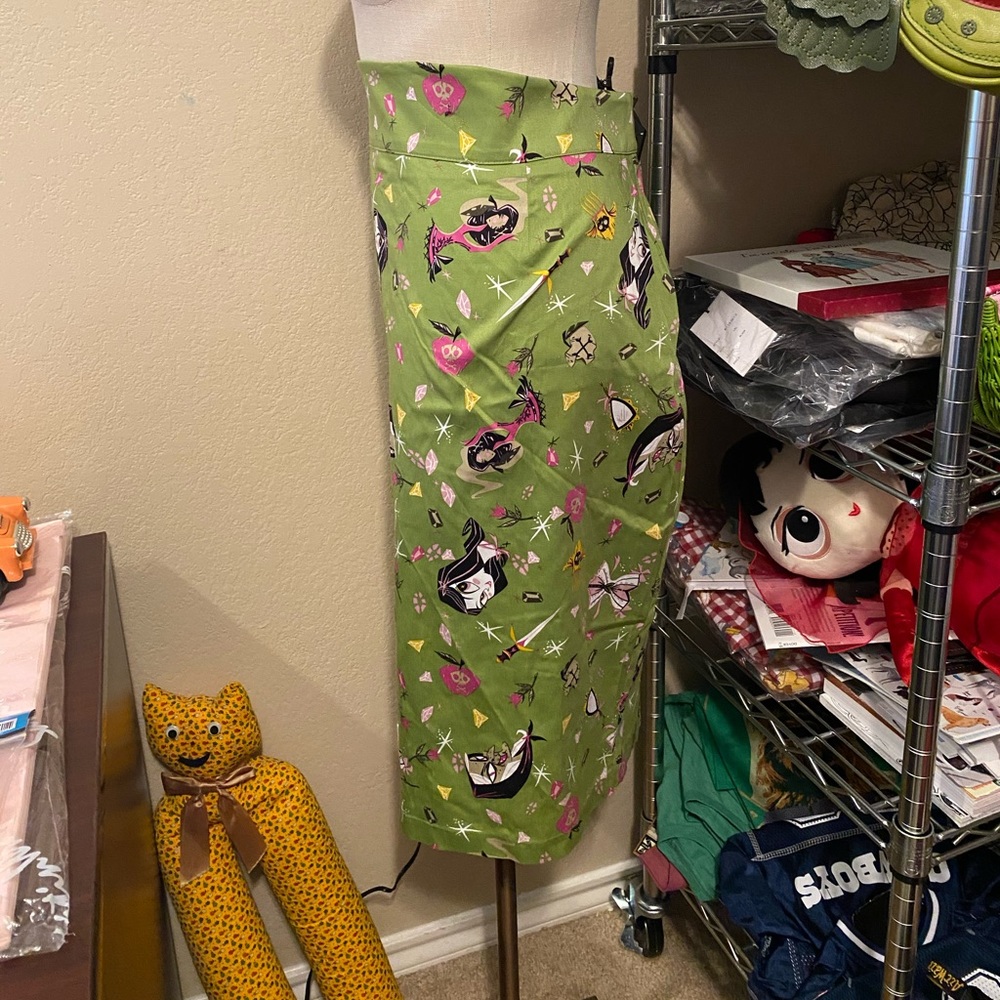 Pinup Couture pencil skirt Sz 3X NWT Snow White - Picture 2 of 5